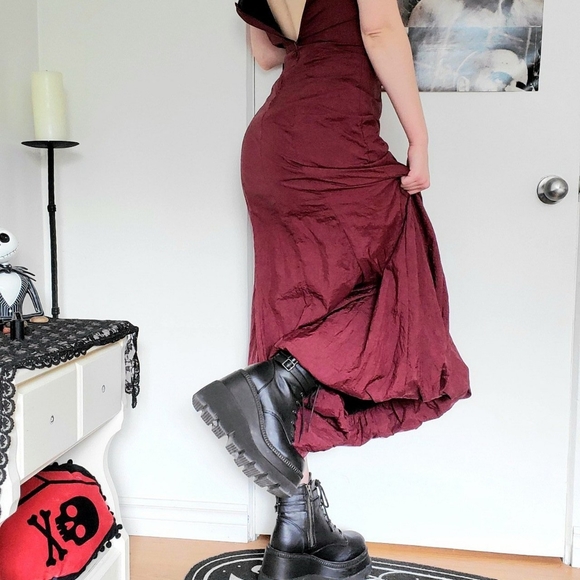 Georgette Vampire Ball Dress 🩸 - Picture 2 of 5